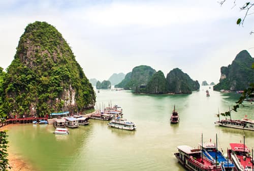 Quảng Ninh vào mùa du lịch