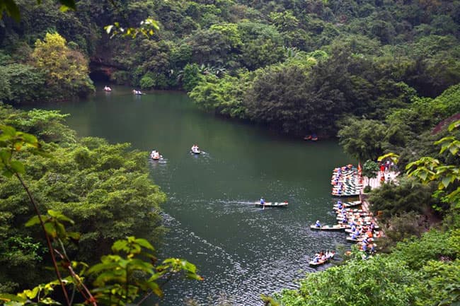Mênh mông non nước Tràng An