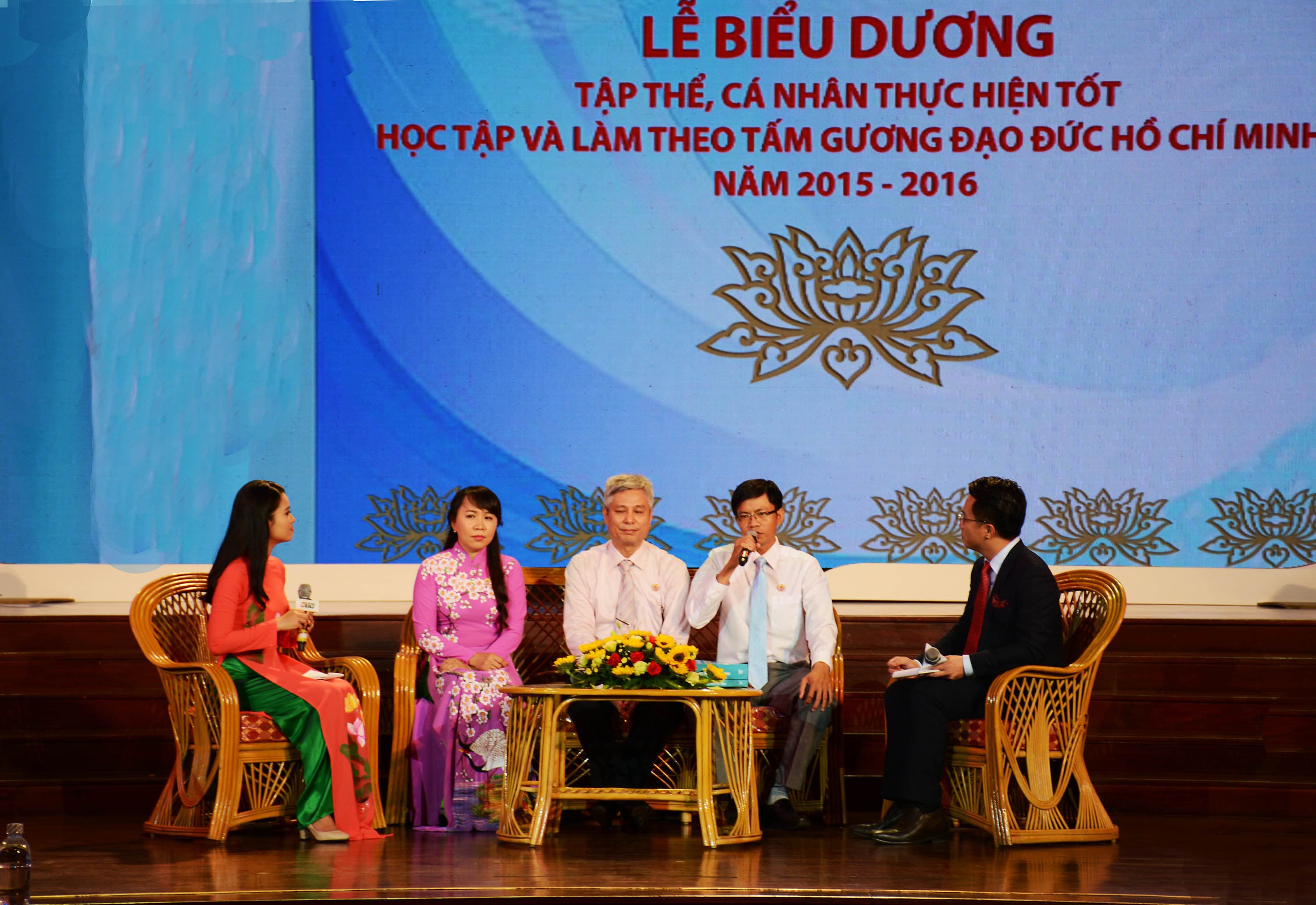 Nữ nhà báo có trái tim thiện nguyện