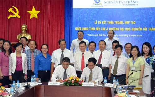 Tỉnh Bến Tre và Trường Đại học Nguyễn Tất Thành ký kết hợp tác về khởi nghiệp, nghiên cứu khoa học