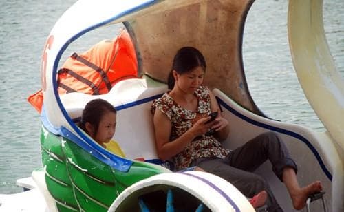Phải mặc áo phao cứu hộ đúng quy định