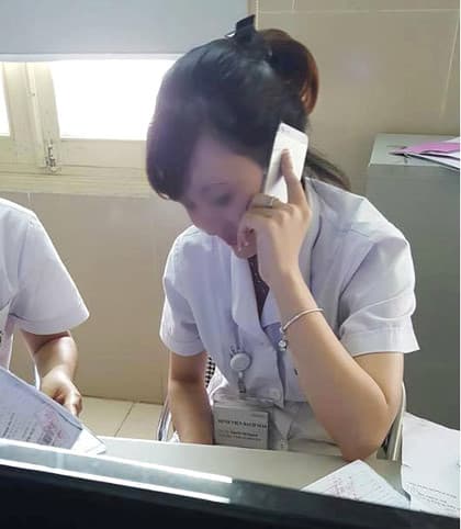 Bộ Y tế yêu cầu Bệnh viện Bạch Mai xác minh thông tin dân xếp hàng chờ nhân viên "buôn" điện thoại