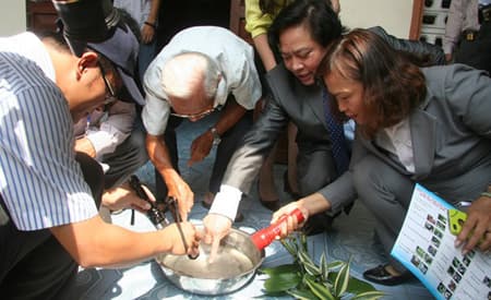 Nhân rộng mô hình chiến dịch diệt muỗi, lăng quăng phòng, chống dịch bệnh do vi-rút Zika và sốt xuất huyết