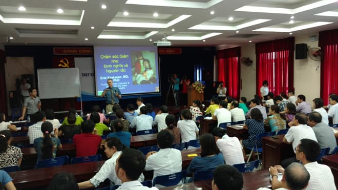 Phát triển lĩnh vực chăm sóc giảm nhẹ
