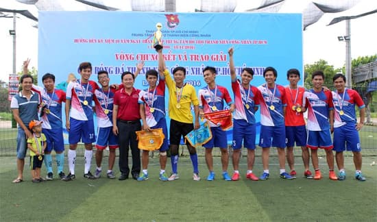 Sôi nổi Giải bóng đá Thanh niên công nhân TP Hồ Chí Minh
