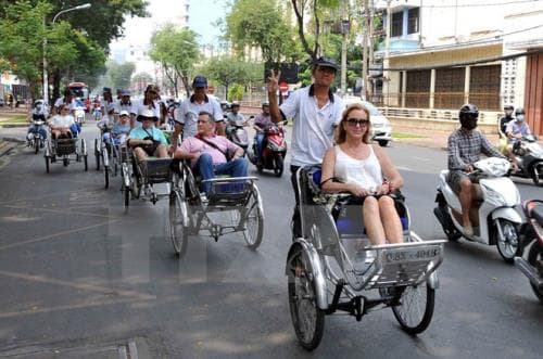LÀNH MẠNH HÓA THỊ TRƯỜNG DU LỊCH
