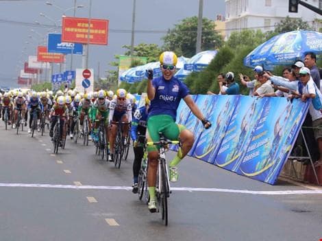 Chặng 2 Cuộc đua xe đạp nữ Truyền hình An Giang 2016: Nguyễn Thị Thật giành áo vàng