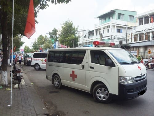 Bộ Y tế nghiêm cấm ép người bệnh sử dụng xe cứu thương bệnh viện