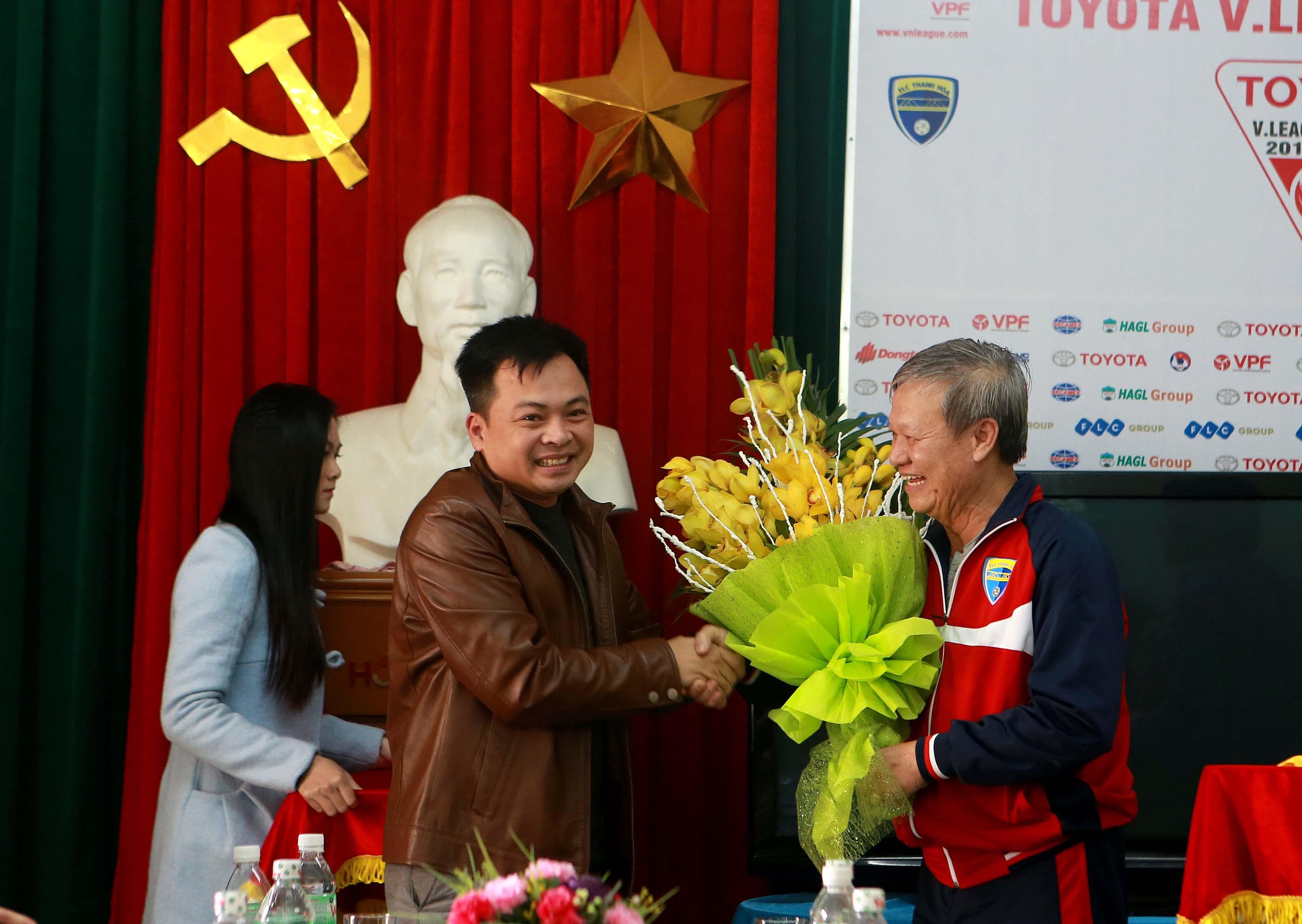 B.Bình Dương ra xứ Thanh nhớ người xưa