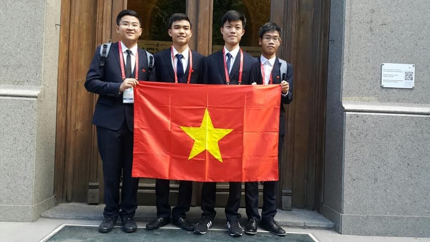 Việt Nam giành 2 Huy chương Vàng Olympic Hóa học quốc tế