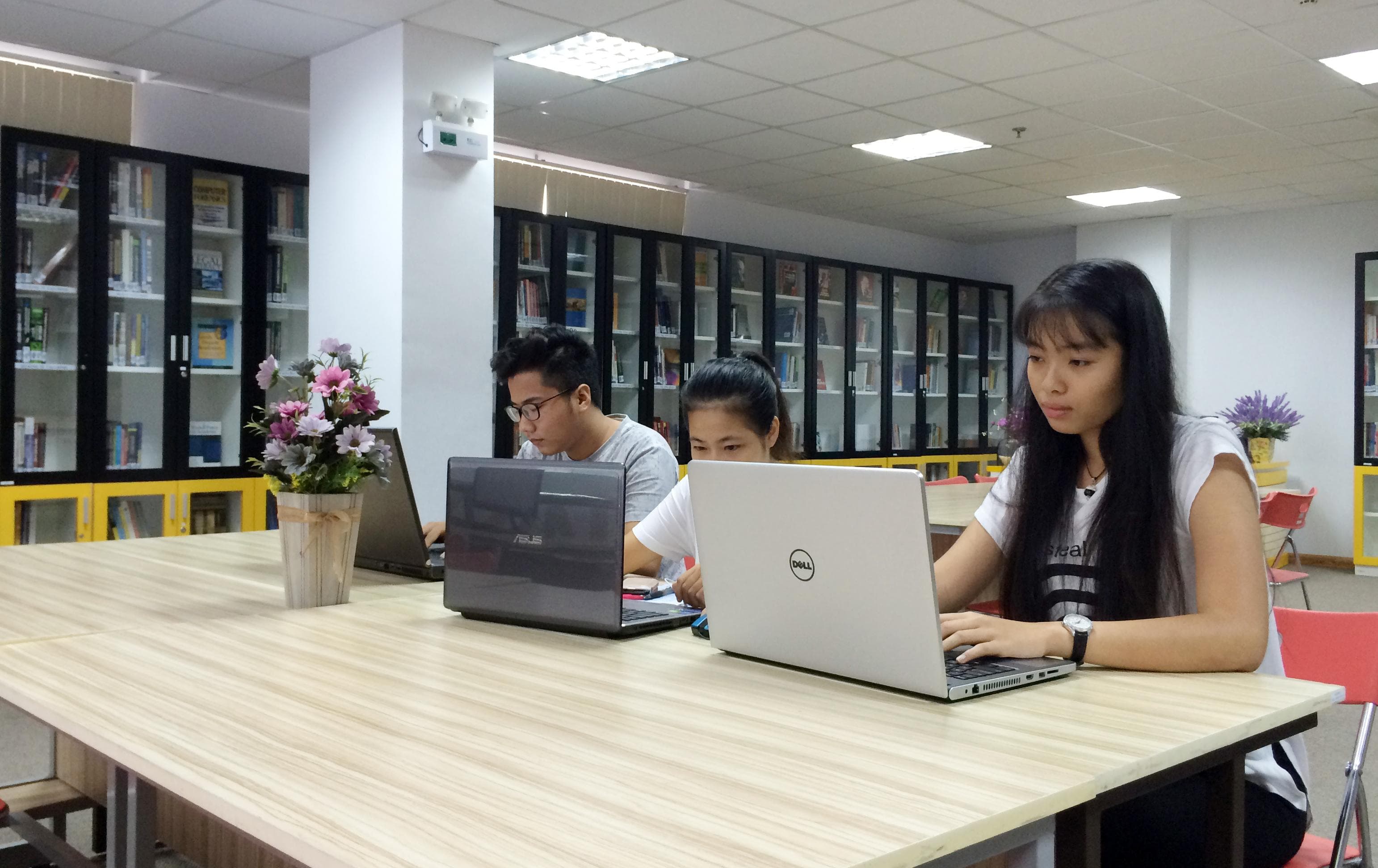 Sóng wifi học đường thúc đẩy xã hội học tập