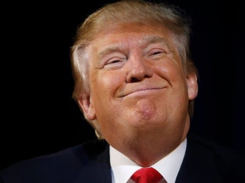 Bầu cử Mỹ 2016: Ông D.Trump thu hẹp khoảng cách với bà H.Clinton