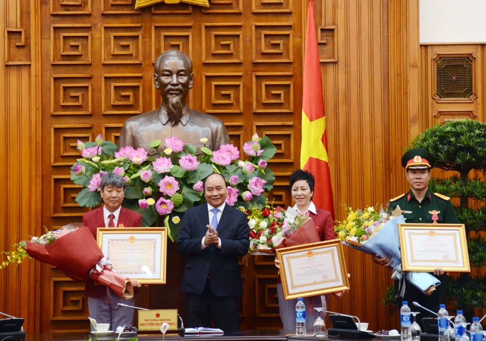 Thủ tướng Nguyễn Xuân Phúc gặp mặt, chúc mừng Đoàn Thể thao Việt Nam tham dự Olympic 2016