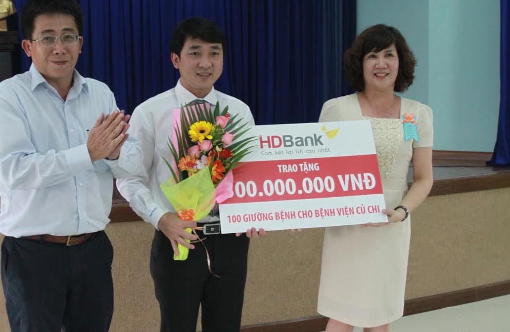 HDBank tài trợ 300 triệu đồng cho Sở y tế TP Hồ Chí Minh