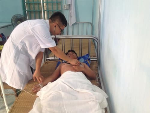Bệnh xá đảo Sơn Ca cấp cứu ngư dân bị nạn trên biển