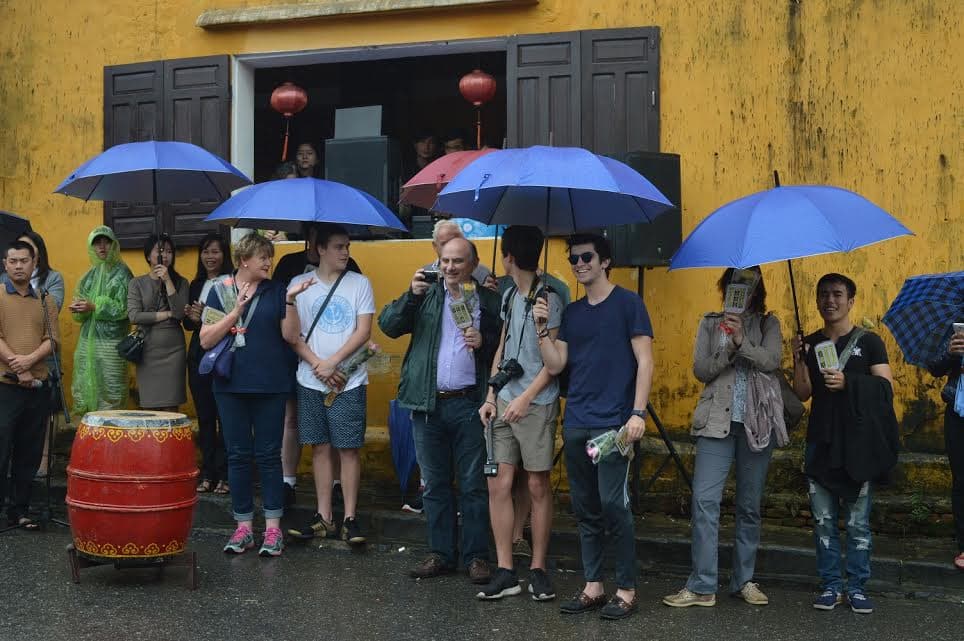 Hội An chào đón khách du lịch đầu tiên năm 2017