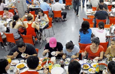 “LÀM SẠCH” MÔI TRƯỜNG KINH DOANH DỊCH VỤ ĂN UỐNG