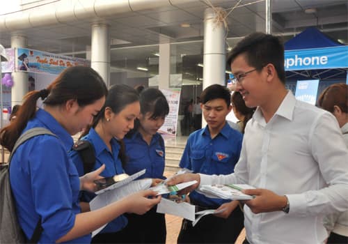 Cử nhân thất nghiệp... vì đâu?