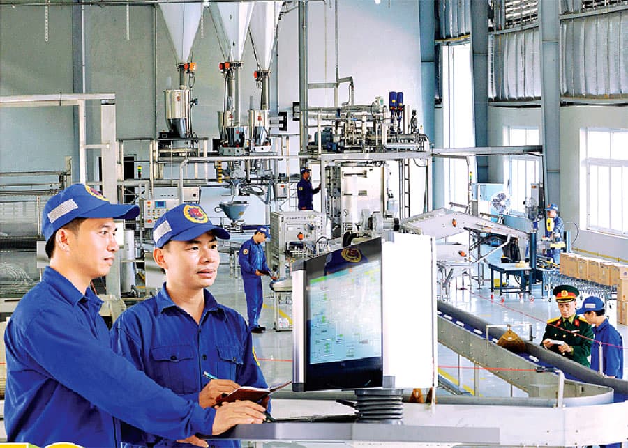 Nhà máy Z131 "vượt vũ môn”