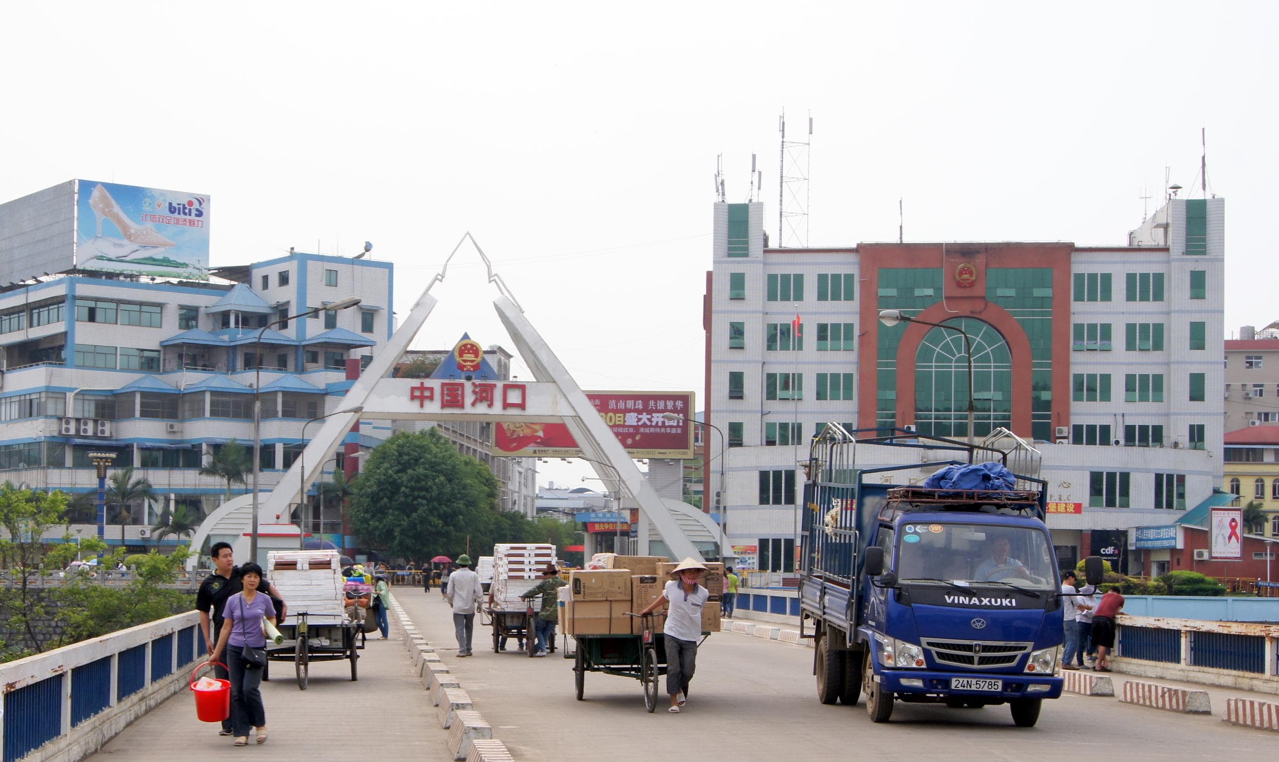 Quyết liệt chống hàng lậu, hàng giả dịp Tết