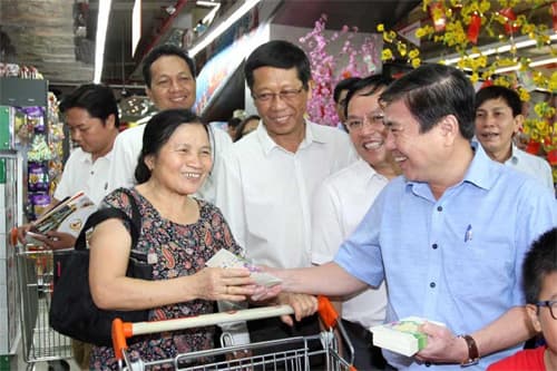 Lãnh đạo TP Hồ Chí Minh chúc Tết doanh nghiệp tham gia chương trình bình ổn thị trường