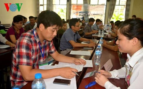 Cơ hội việc làm nhiều, sao vẫn còn 200.000 sinh viên thất nghiệp?