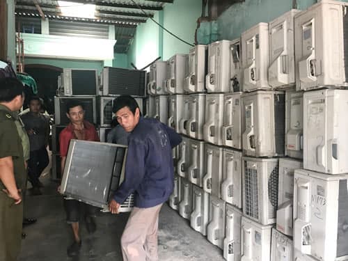 Tạm giữ lô hàng máy điều hòa cũ nhập lậu