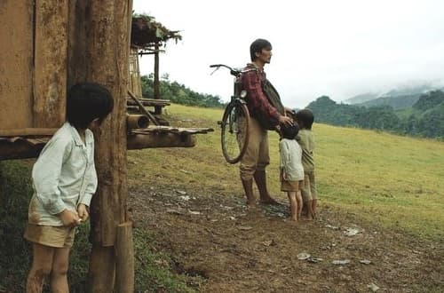 Không bất chấp mọi giá để phát triển điện ảnh