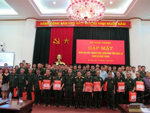 Bộ Quốc phòng gặp mặt Đoàn đại biểu thương binh, bệnh binh tỉnh Nghệ An