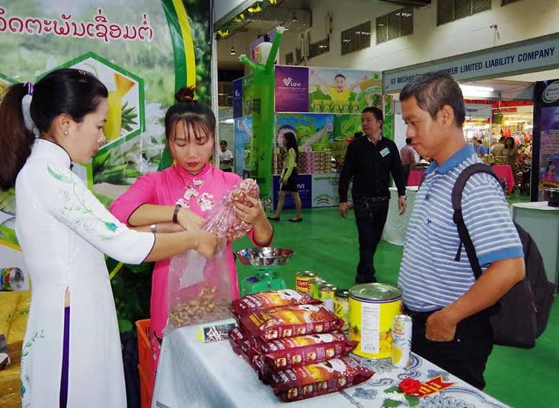 Binh đoàn 16 đẩy mạnh quảng bá, mở rộng thị trường tại nước bạn Lào