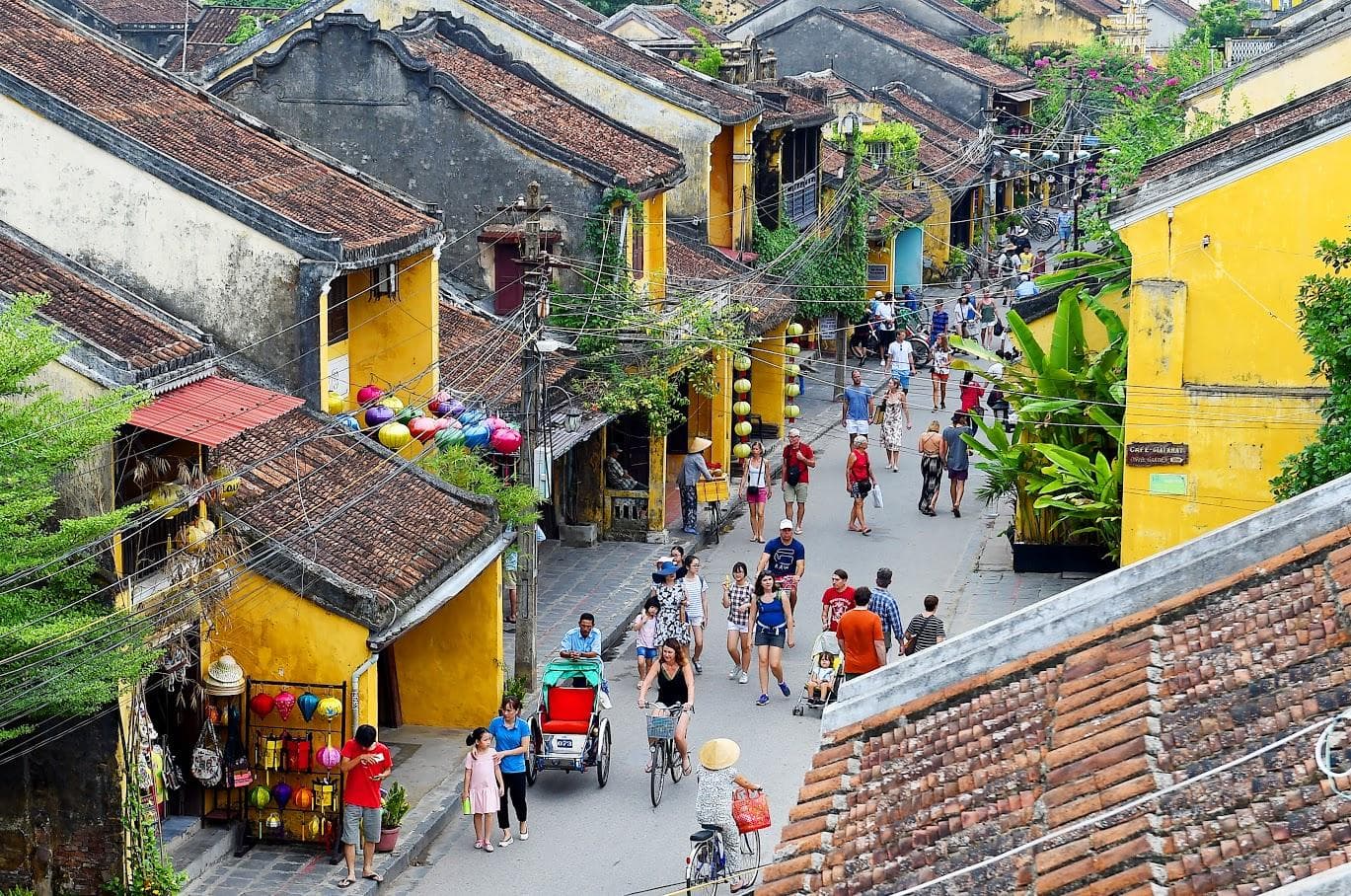 Để đạt được mục tiêu, không thể chỉ "hô hào"