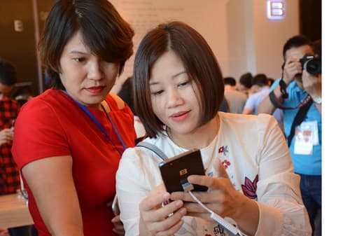 Bphone 2017 thành công sẽ kéo người tiêu dùng trở lại với thói quen mua sắm hàng Việt