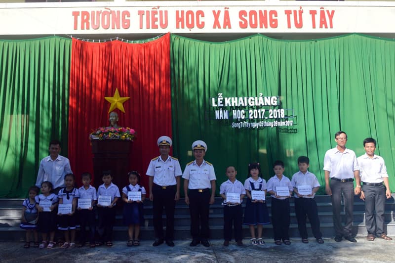 Tưng bừng lễ khai giảng trên mọi miền Tổ quốc