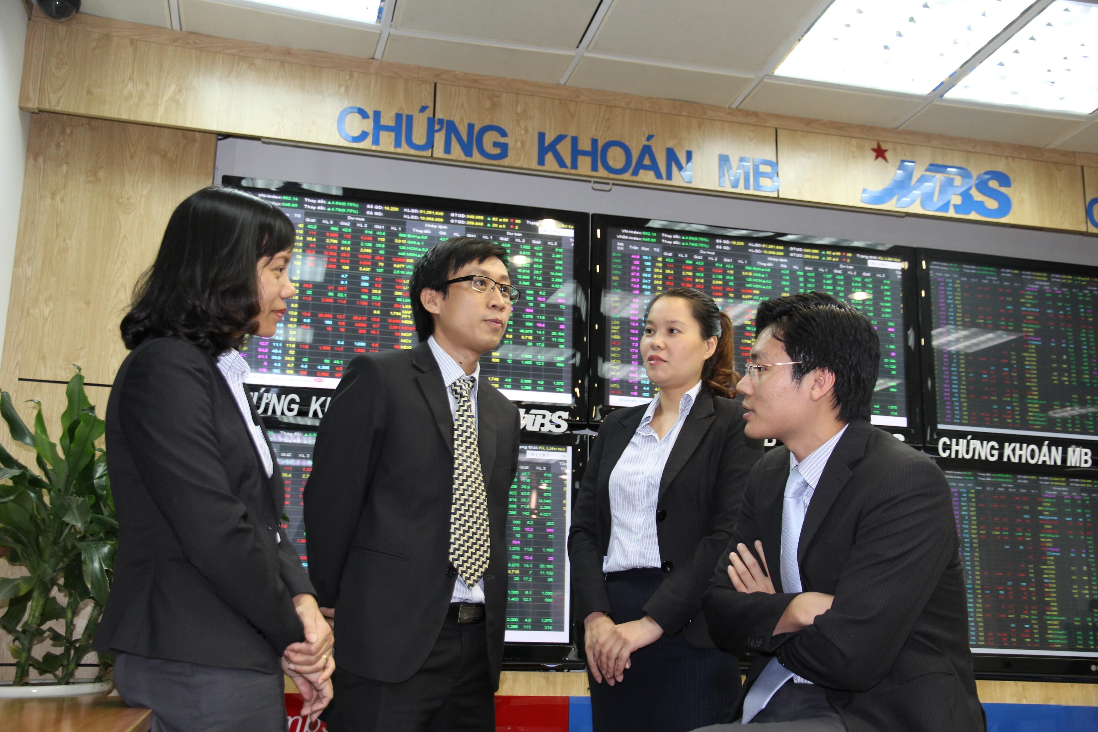 Cổ phiếu MBB công bố thông tin tốt nhất