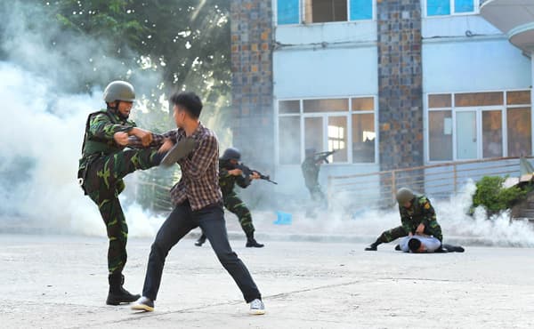 Quân đội Việt Nam và Trung Quốc phối hợp tổ chức diễn tập liên hợp chống khủng bố
