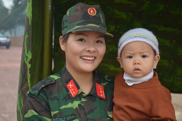 Nét đẹp nữ quân nhân Quân khu 1