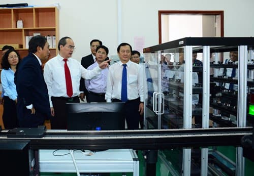 Đại học Quốc gia TP Hồ Chí Minh khai khóa năm học 2017-2018