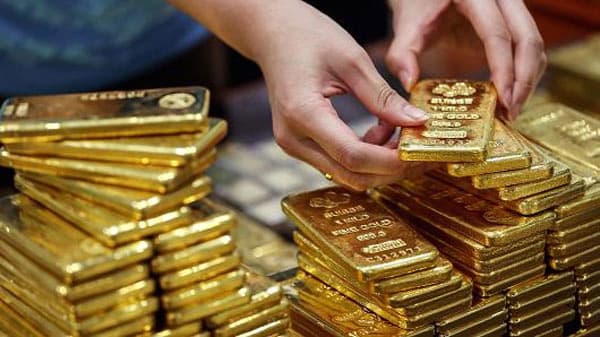 Giá vàng trong nước chênh lệch với giá vàng thế giới khoảng 1,1 triệu đồng/lượng