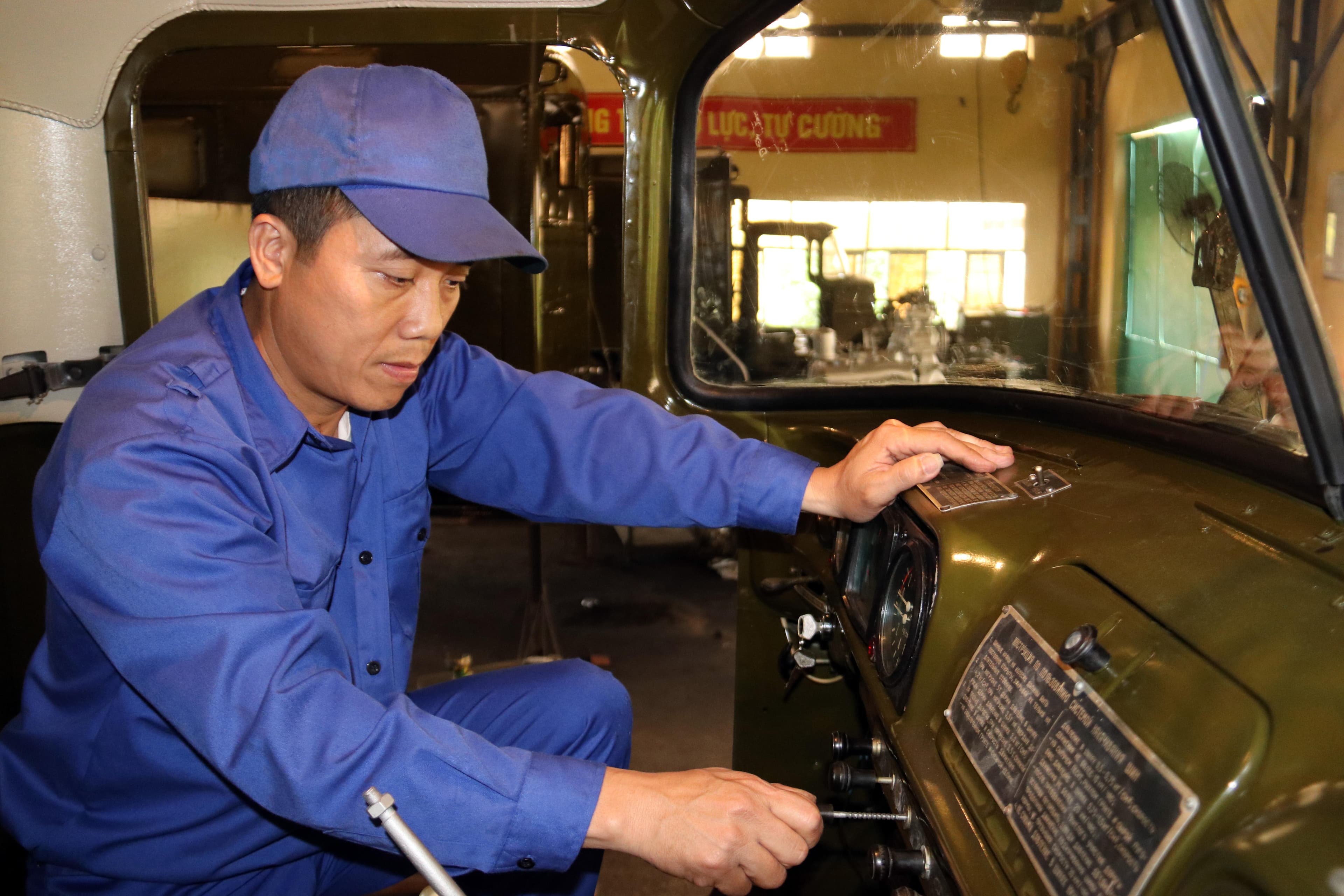 Quang “kiến... nghị” ở Kho J102