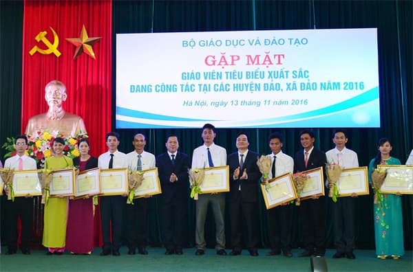 Bài 3: Nâng tầm đội ngũ nhà giáo đáp ứng nhiệm vụ đổi mới giáo dục