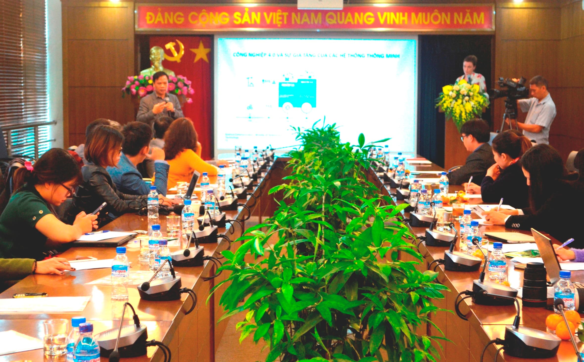 Chia sẻ kinh nghiệm truyền thông về khoa học công nghệ và đổi mới sáng tạo
