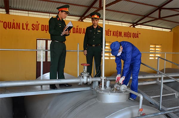Quản lý, sử dụng hiệu quả xăng dầu ở Kho J106