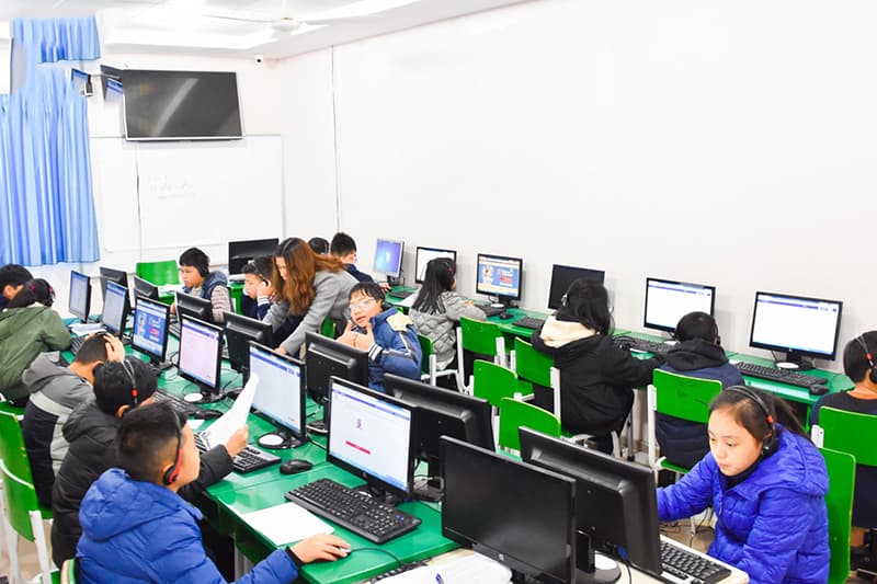 Hơn 30.000 thí sinh đăng ký dự thi vòng 1 của English Champion 2018