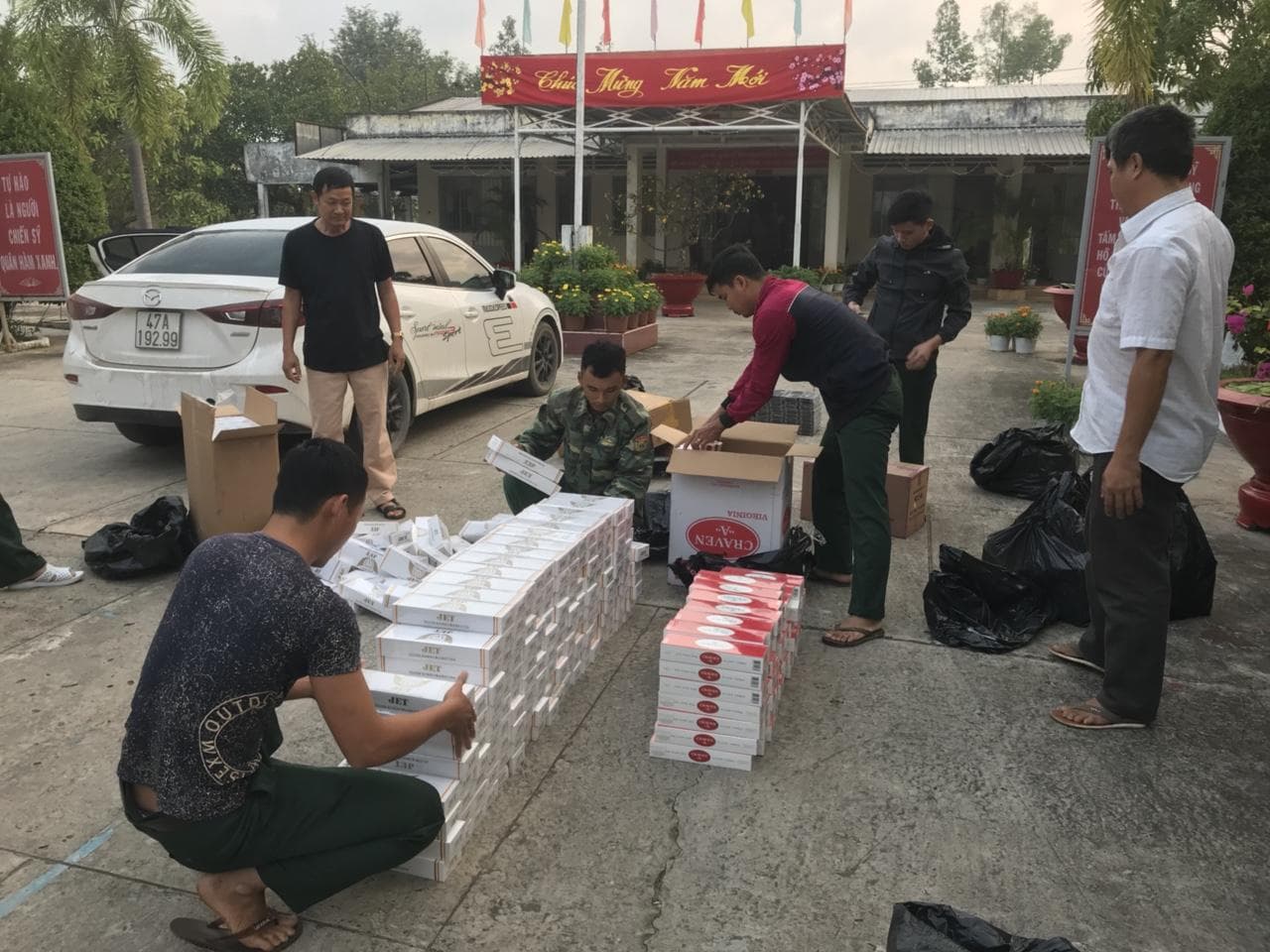 Long An: Bắt giữ 5.000 gói thuốc lá nhập lậu