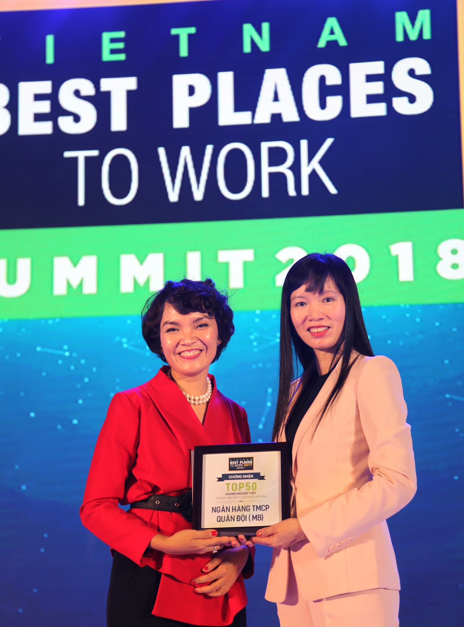 MB vào Top 3 nơi làm việc tốt nhất ngành ngân hàng năm 2017
