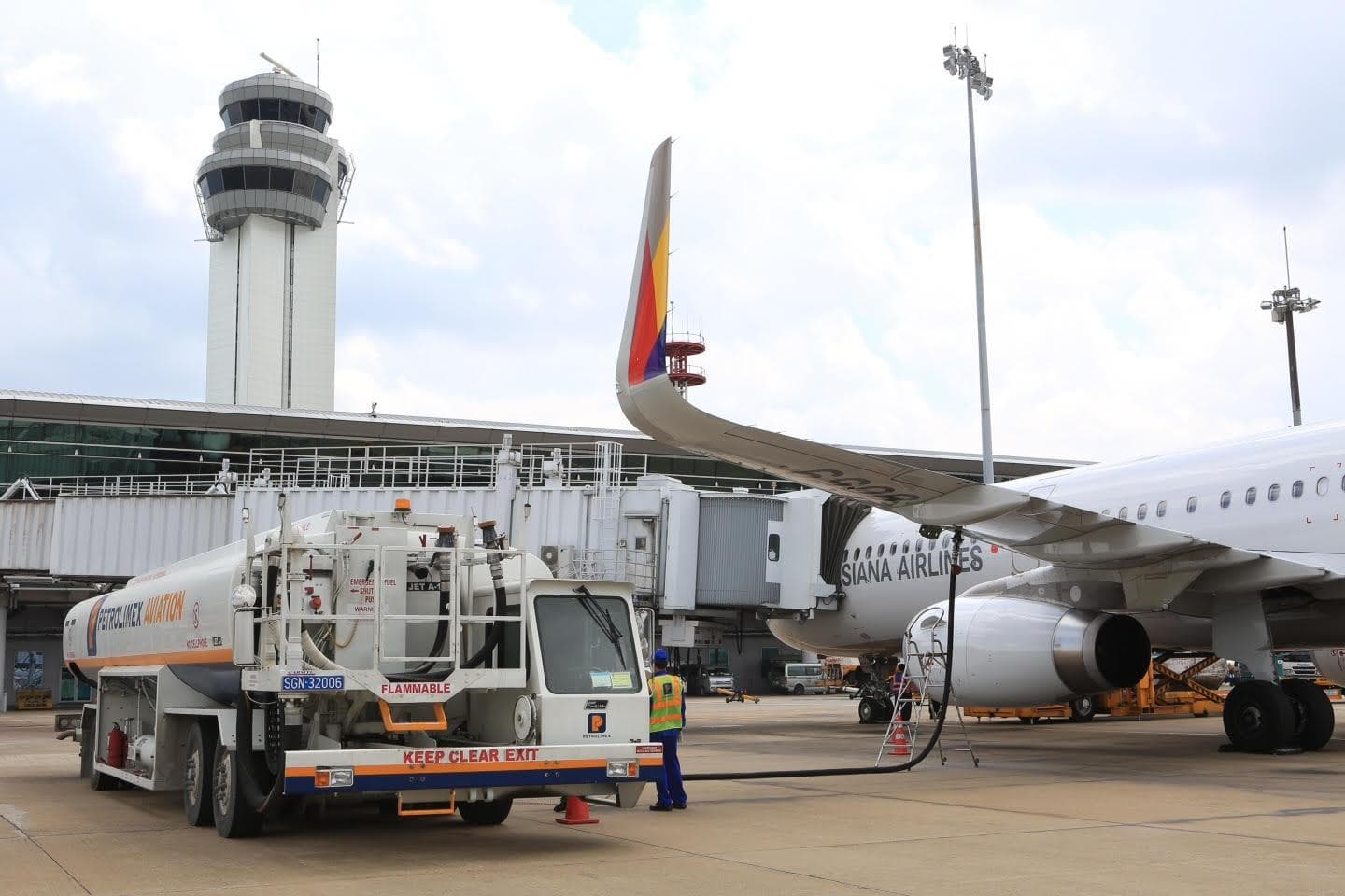 Petrolimex Aviation: Hành trình cất cánh trên thị trường nhiên liệu bay