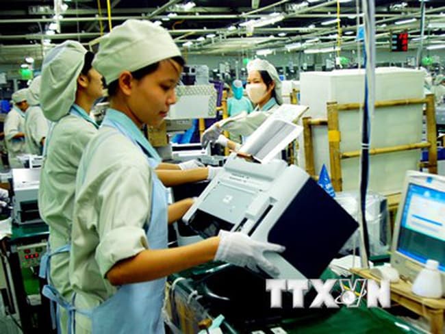 ĐỂ NGƯỜI LAO ĐỘNG GẮN BÓ VỚI CÔNG VIỆC