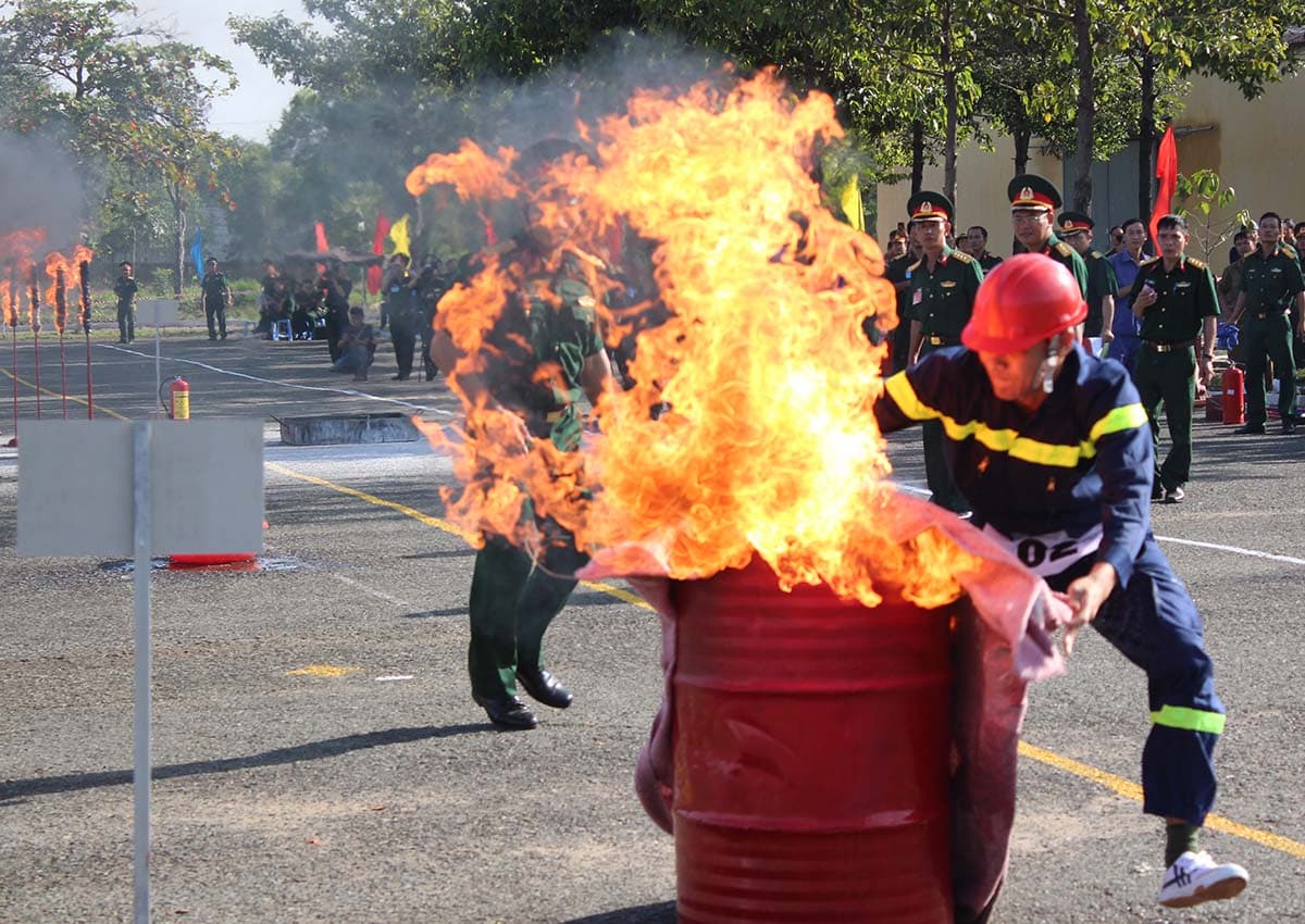 Nâng cao năng lực phòng chống cháy, nổ cho cán bộ, chiến sĩ