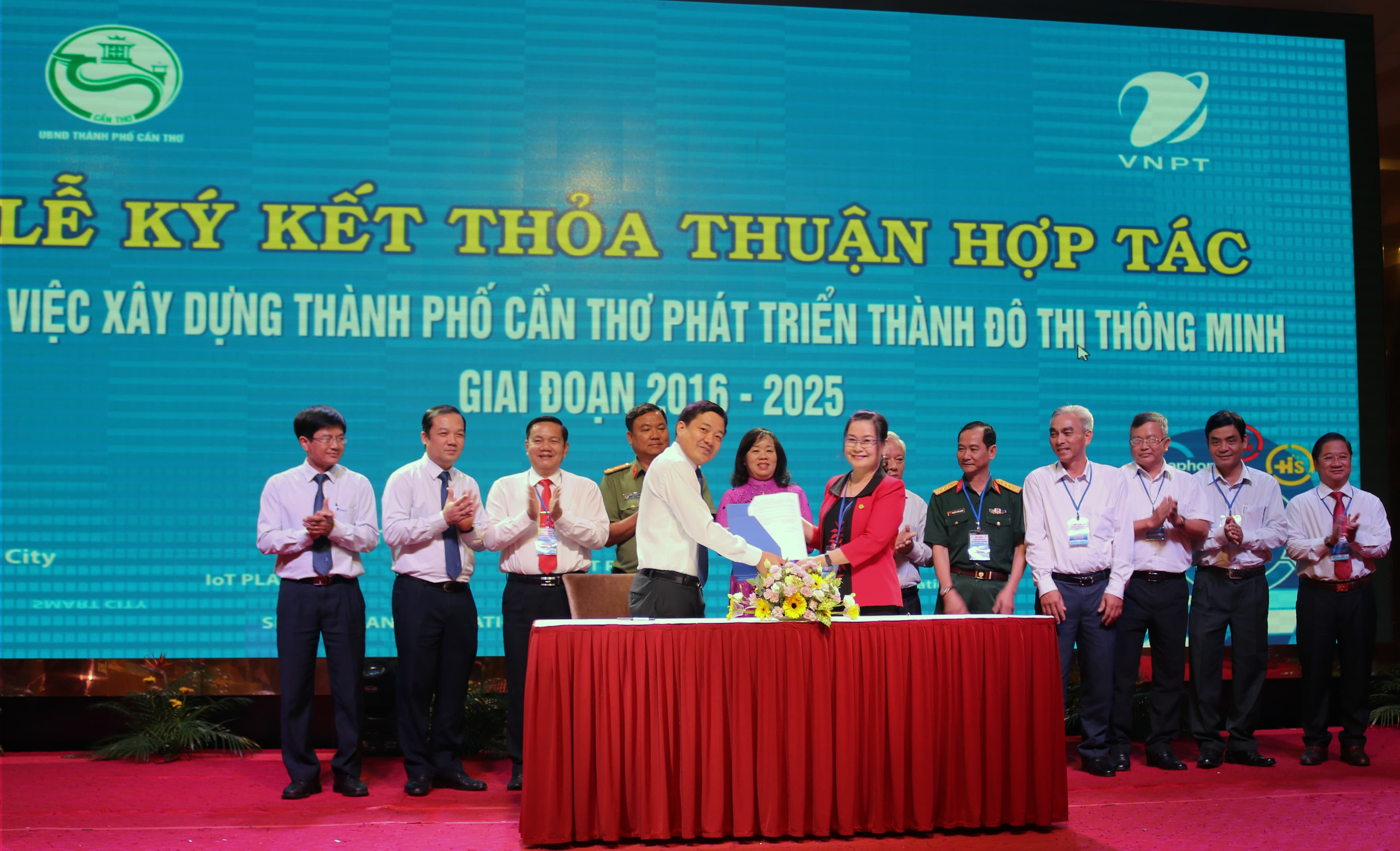 UBND TP Cần Thơ hợp tác với VNPT xây dựng đô thị thông minh