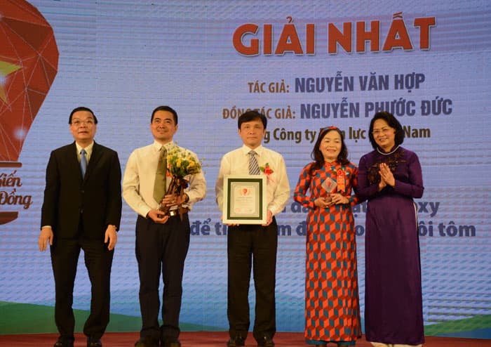 Trao giải Cuộc thi “Sáng kiến vì cộng đồng” lần thứ II